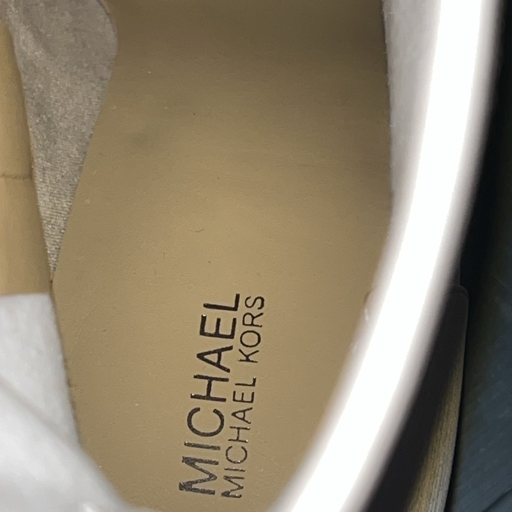MICHAEL MICHAEL KORS Dover Studded Faux Leather Ivory Ankle Boots NIB NWT sz 9M - Picture 13 of 16